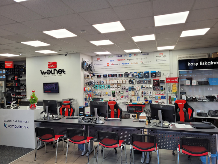 Wolnet salon komputerowy Komputronik